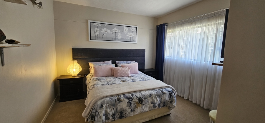 6 Bedroom Property for Sale in Gonubie Eastern Cape